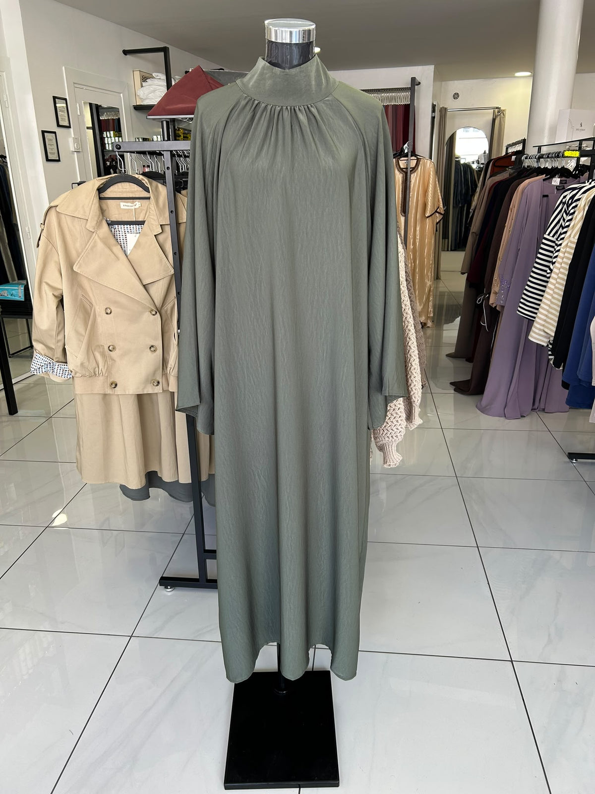 Robe avec col